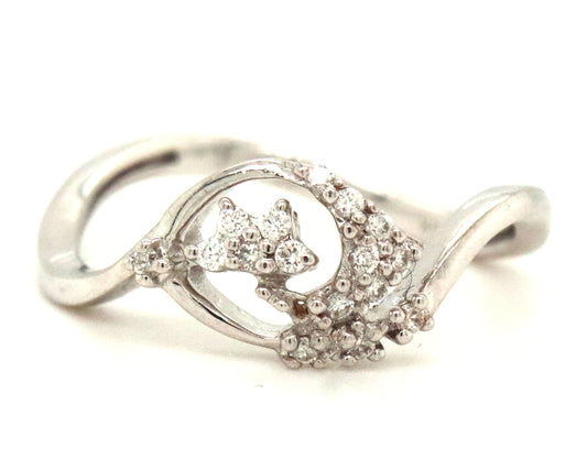 14kt White gold diamond wavy ring