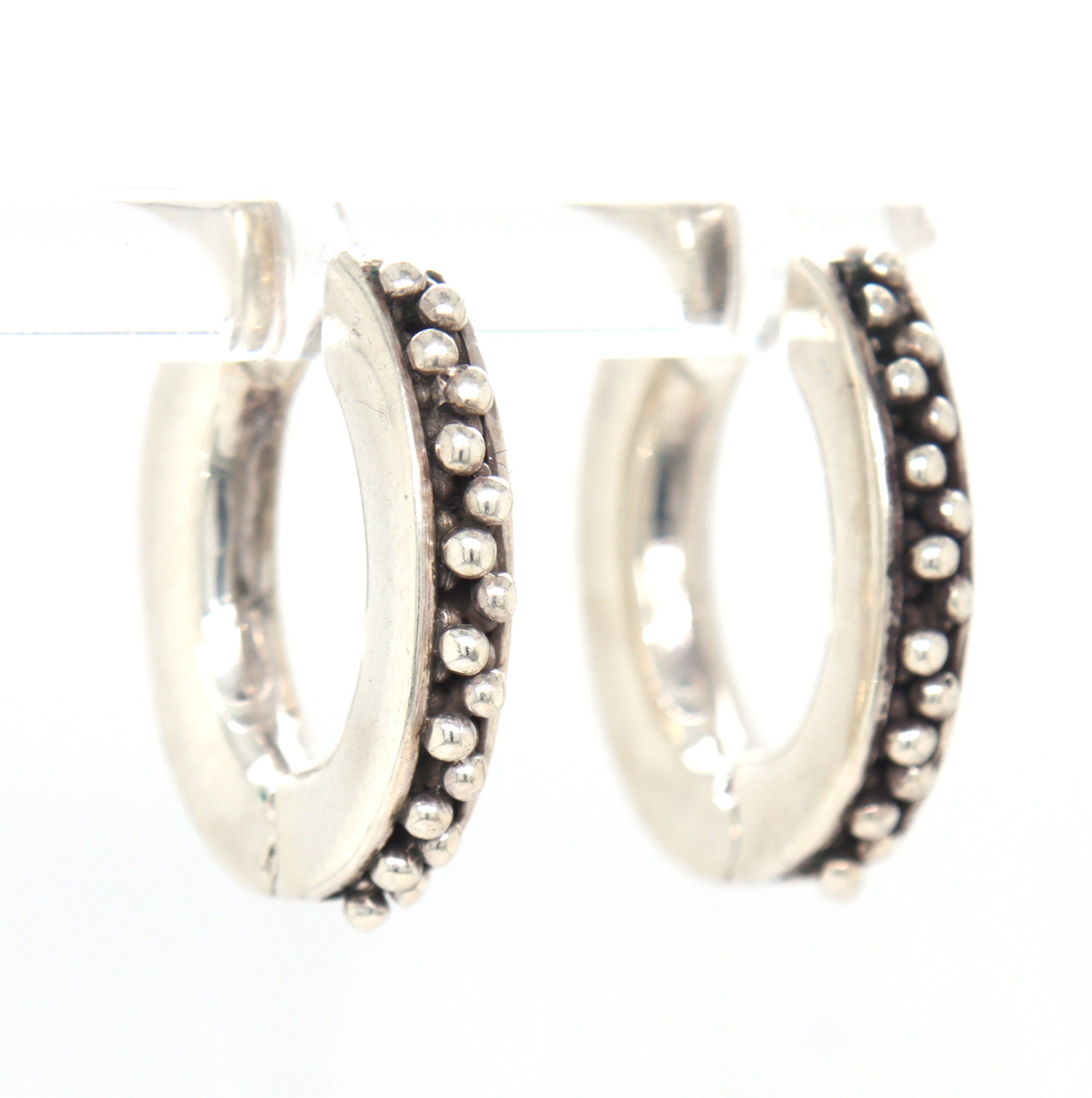 Micheal Dawkins Pebble oval hoop earrings