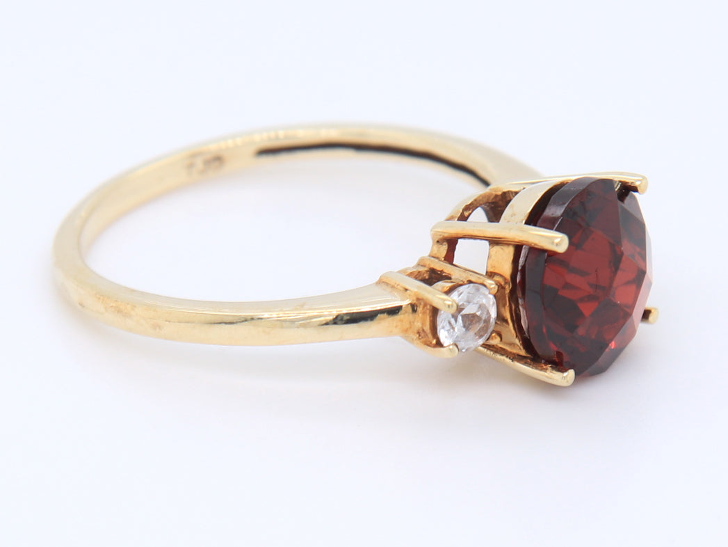 10KT Yellow Gold Set Of Garnet Ring And Earrings