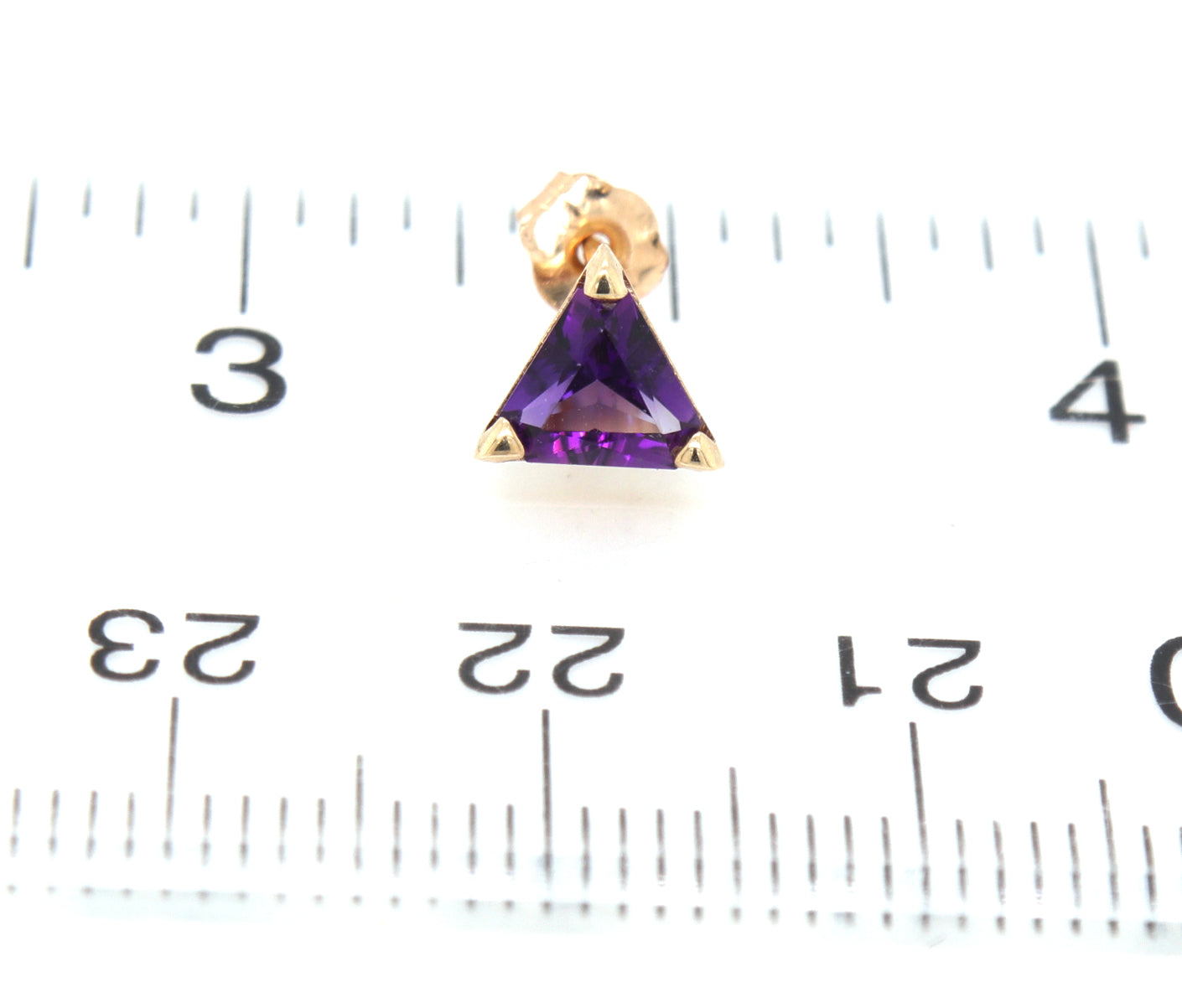 14kt Yellow gold Triangle Amethyst stud earrings