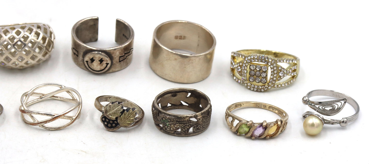 Group lot of Vintage 925 sterling silver rings