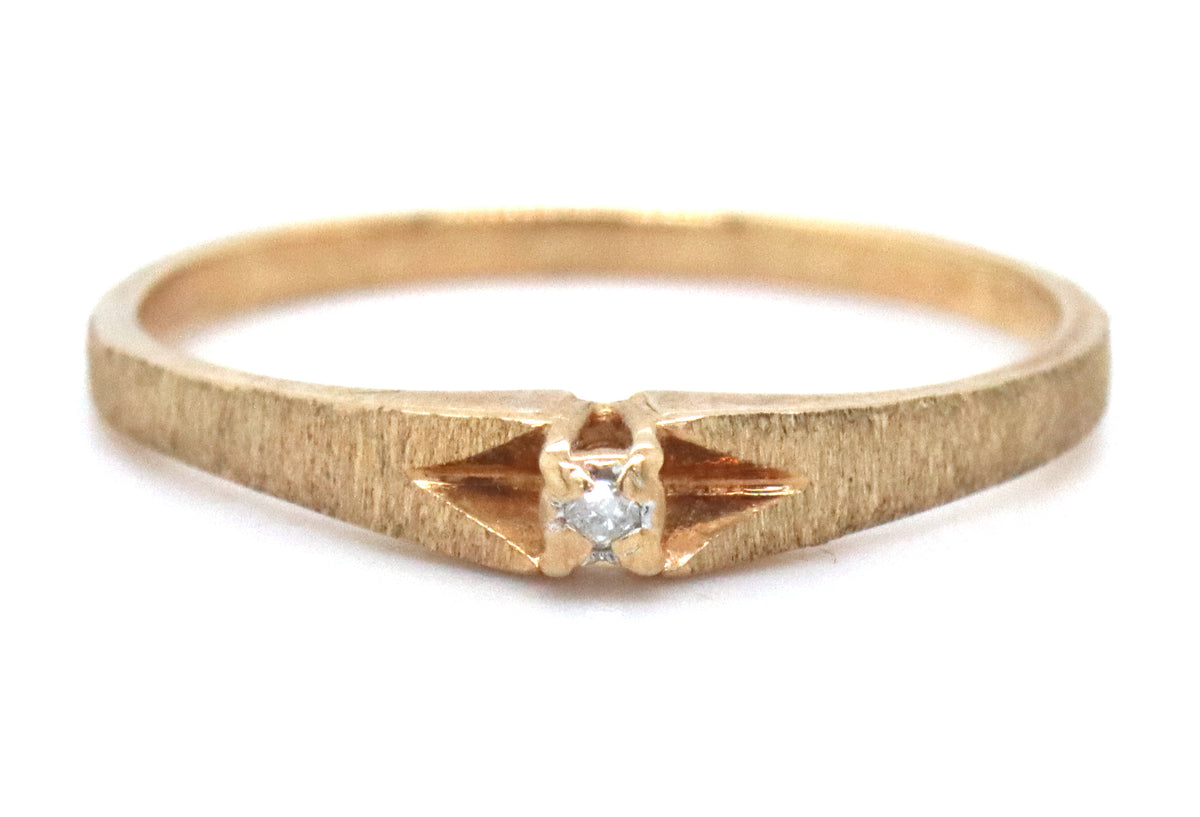 10kt Yellow gold diamond ring