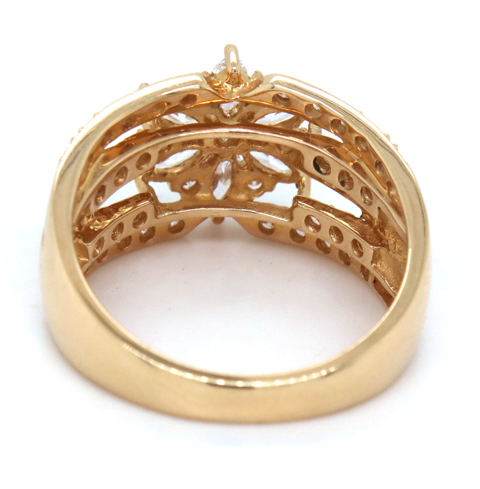 14kt Yellow gold cubic zirconia flower design ring