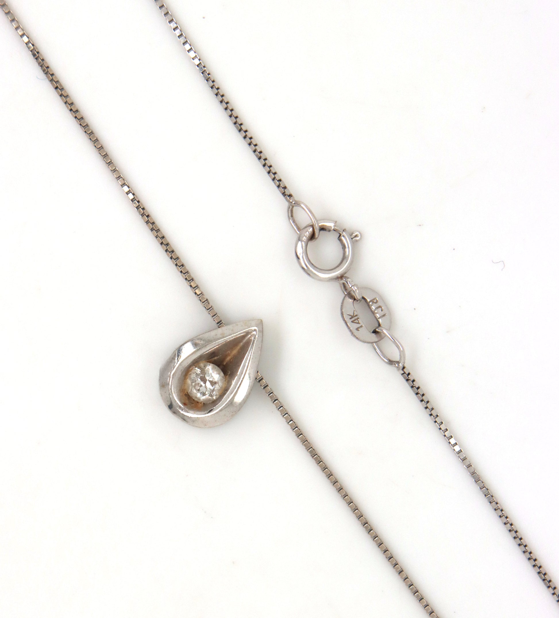 14kt White gold diamond pendant on box chain necklace