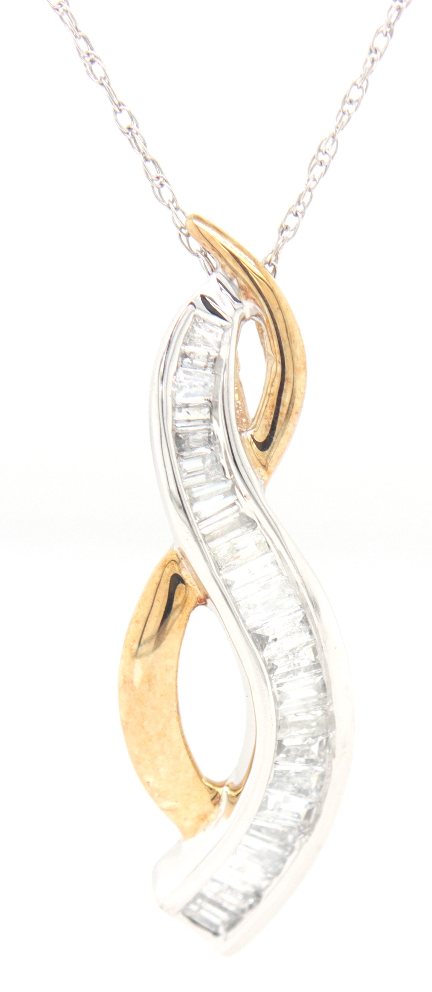 10kt White gold 0.50ctw baguette two tone bar pendant on chain