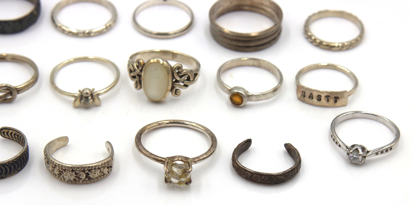 Group to of Vintage 925 sterling silver rings