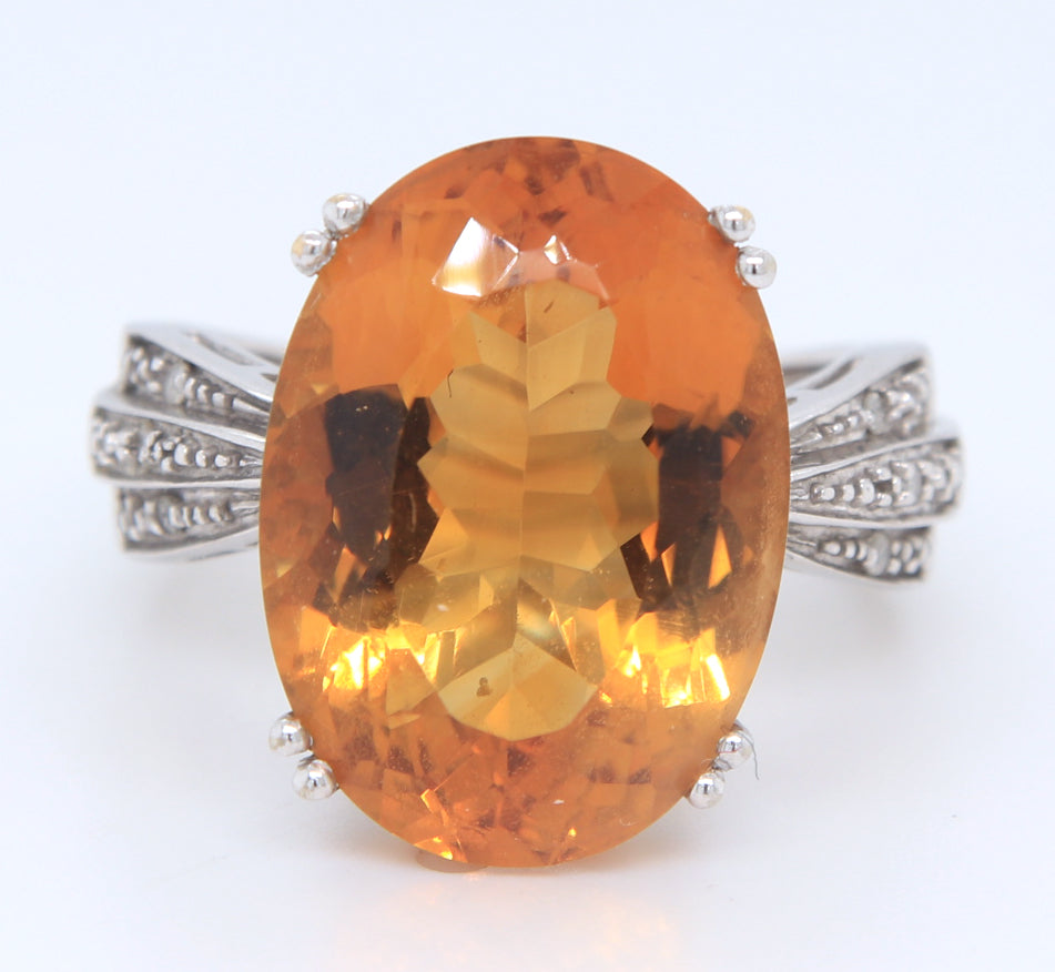 10K White Gold large Oval Cirtrine Ring