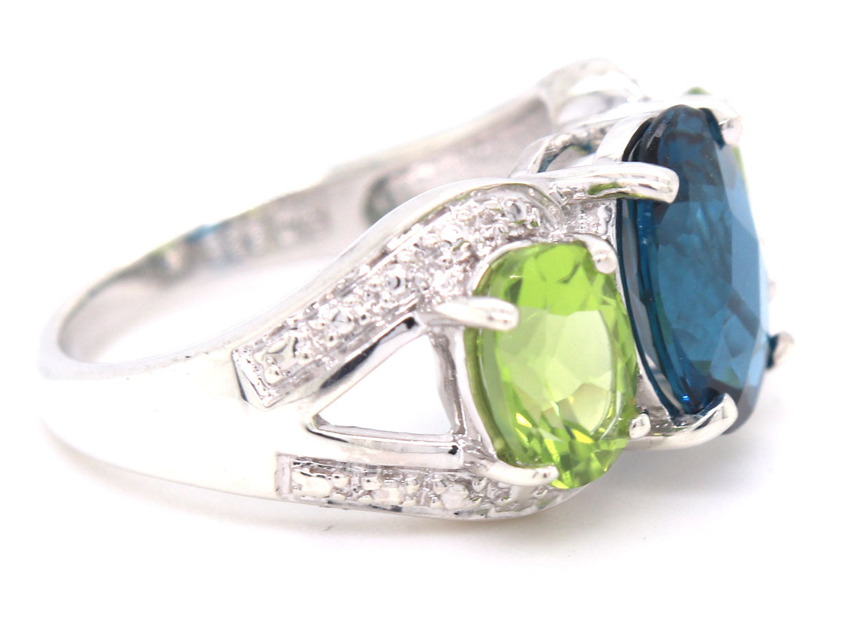 925 Sterling silver Blue topaz and Peridot ring