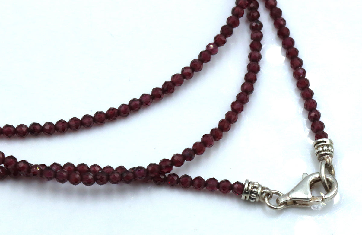 Lagos Garnet necklace in 925 sterling silver