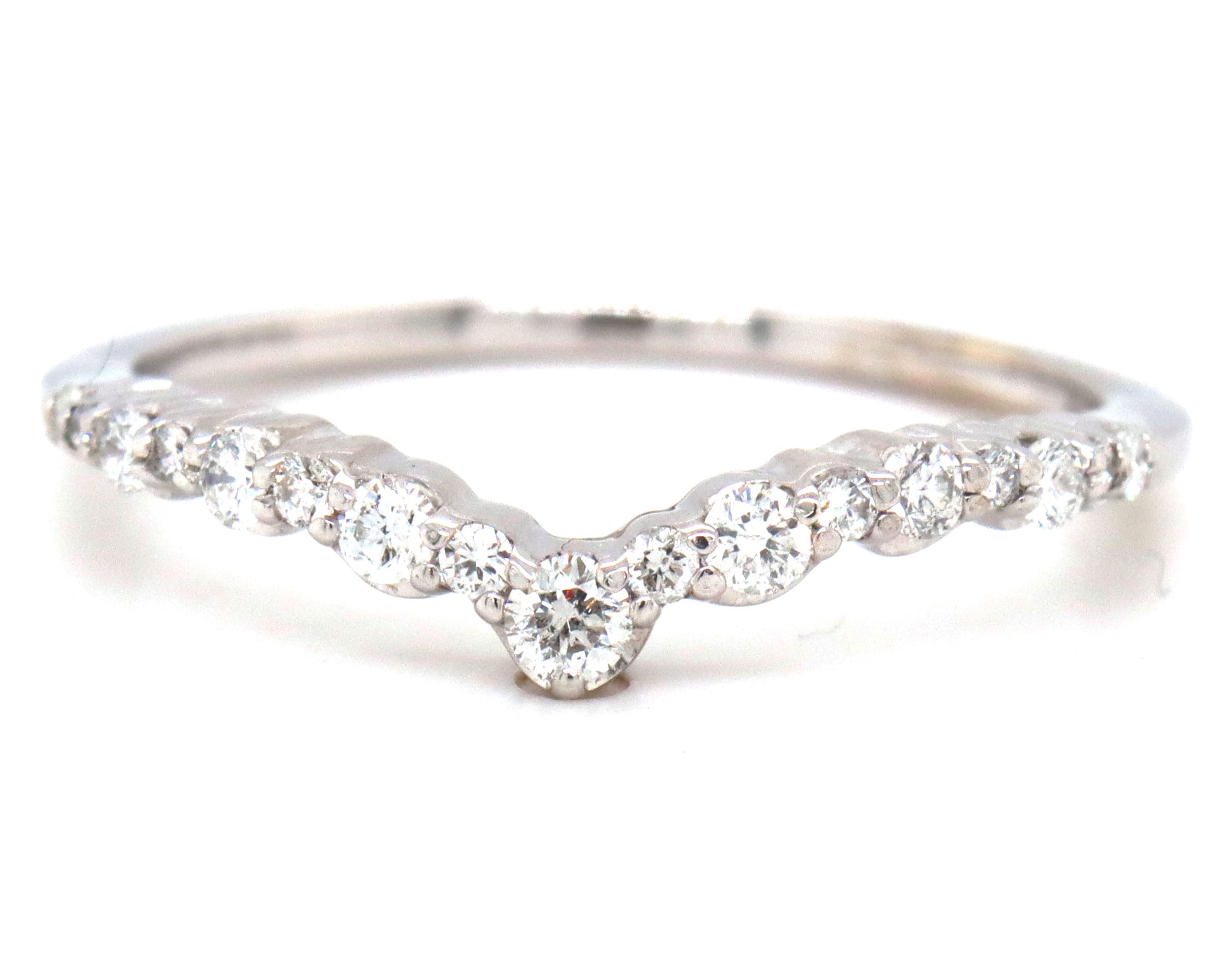 14kt White gold 0.20ctw diamond curved band