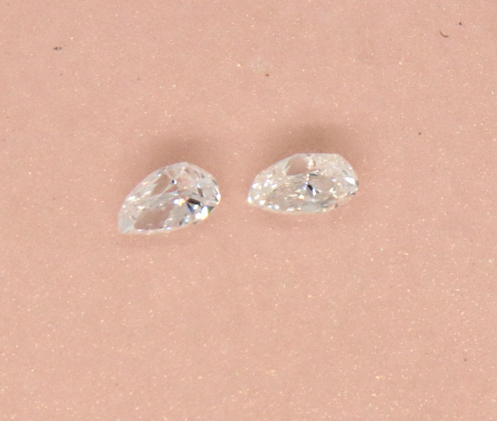 Pair of 0.20ctw pear shaped diamond loose stone