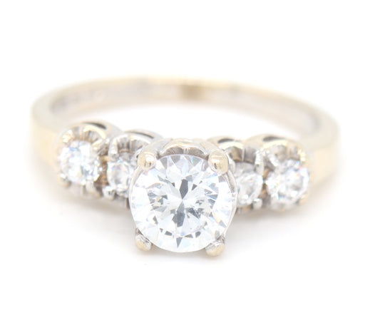 14kt White gold round brilliant cut Cubic Zirconia engagement ring