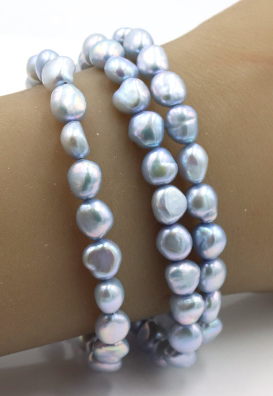 3 Lot of pearl bracelets
