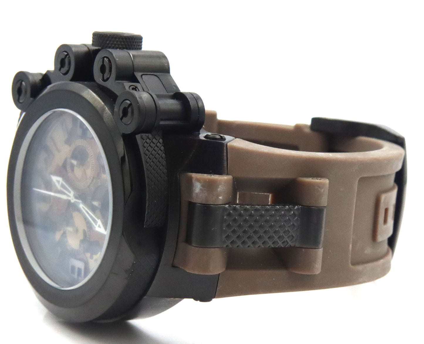 Invicta Coalition forces men watch